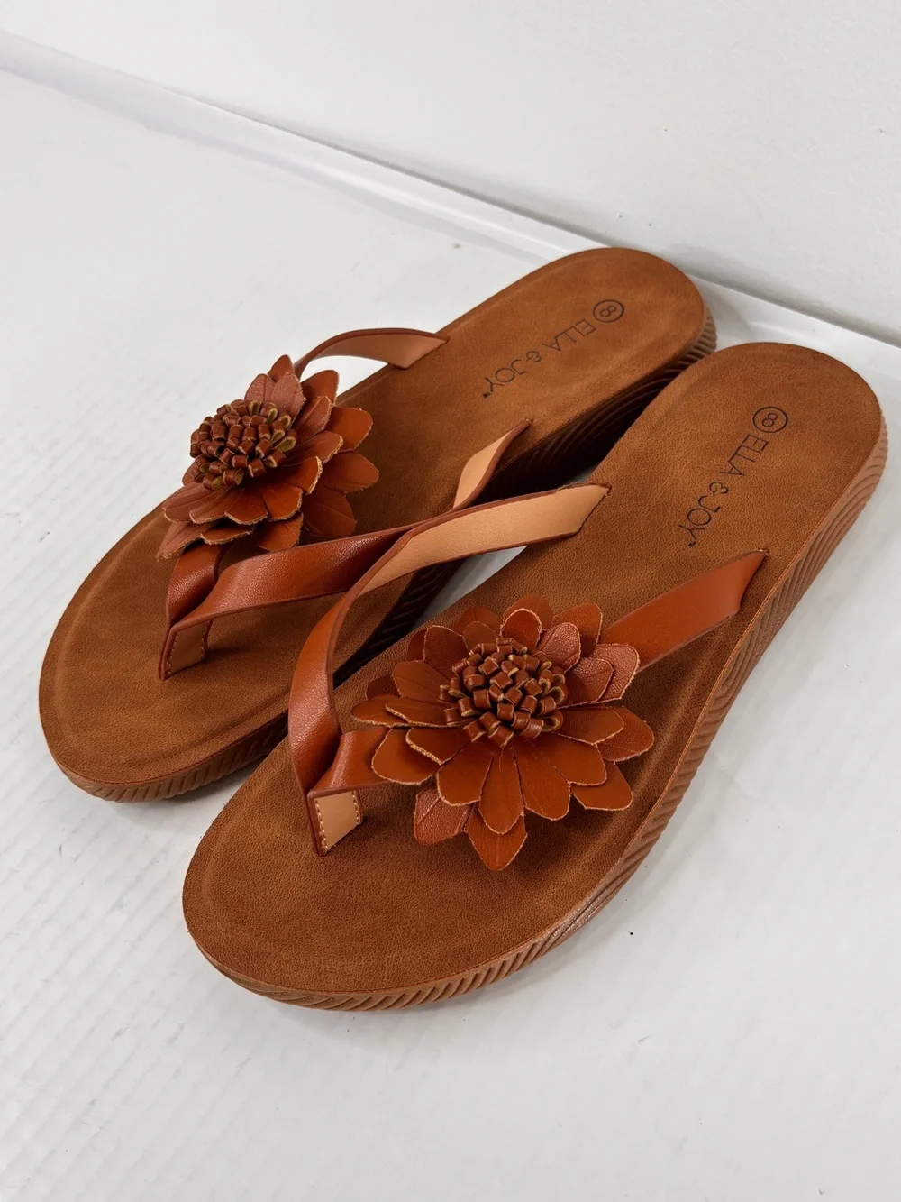 Ella & Joy flip flops Size 8 Leather Like Floral Embellishment Tan Brown New!